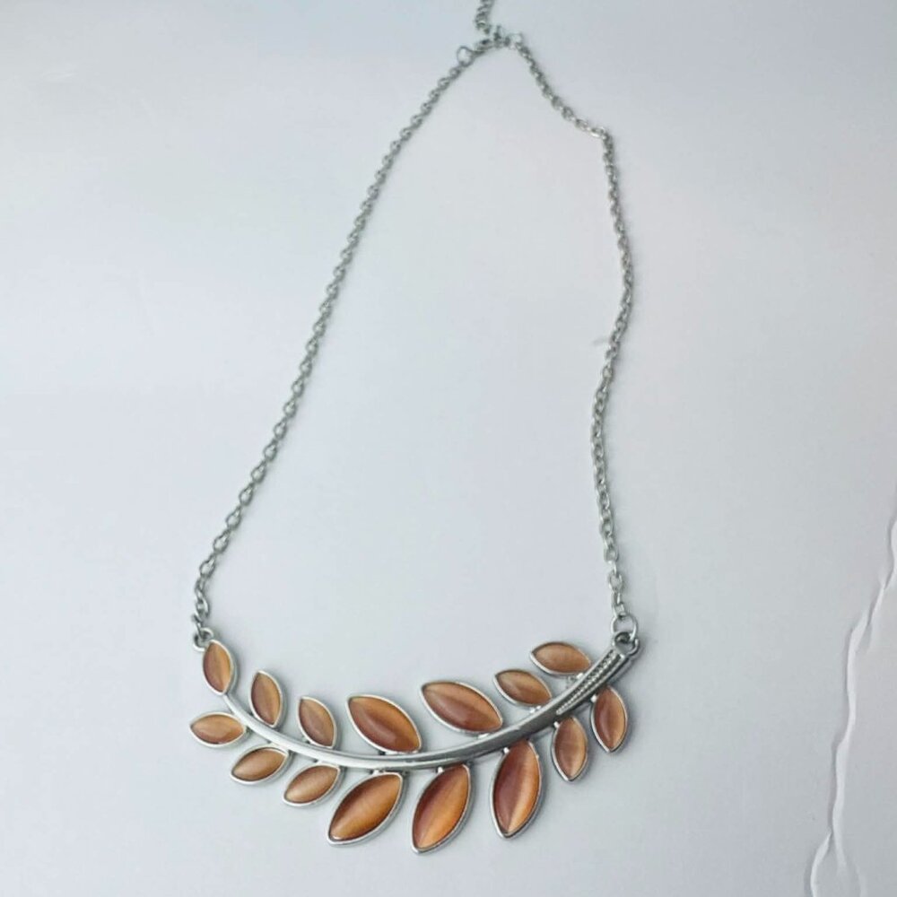 Silver & Amber Leaf Necklace • Nature Inspired Bib Necklace - Boho Fashion - Picture 2 of 3